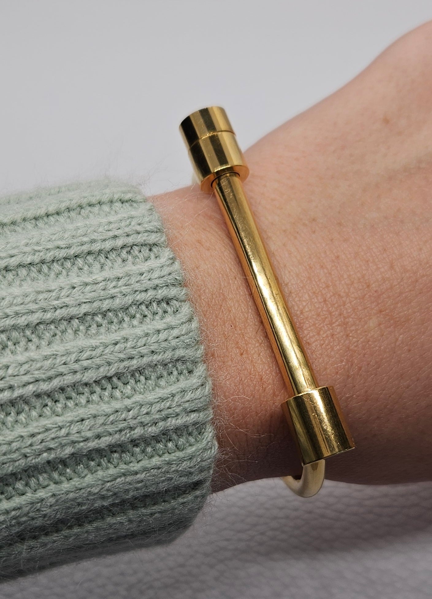 Iconic Screw on Bangle