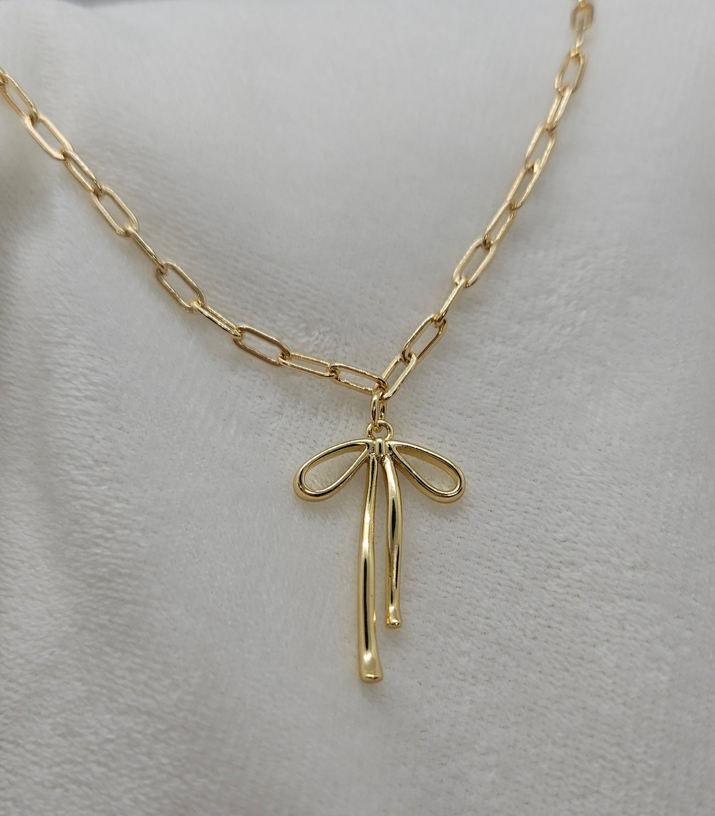 Bow Necklace