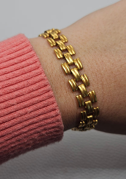 Trendy Gold Checkered Bracelet